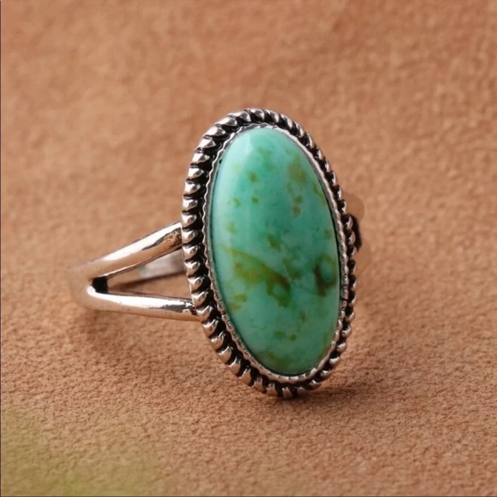Boho Oval Antiqued Silver Ring - Picture 2 of 6